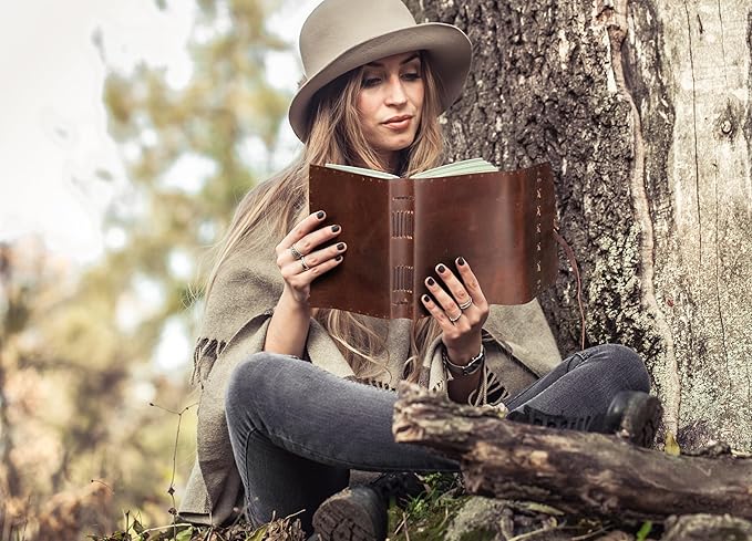 Leather Journal Notebook for Men & Women Daily Vintage Leather Bound Journal Travel Notebook 290 Lined Paper Diary Writing Journal Travelers Scrapbook Poetry Sketchbook Leather Gifts with Pen Holder